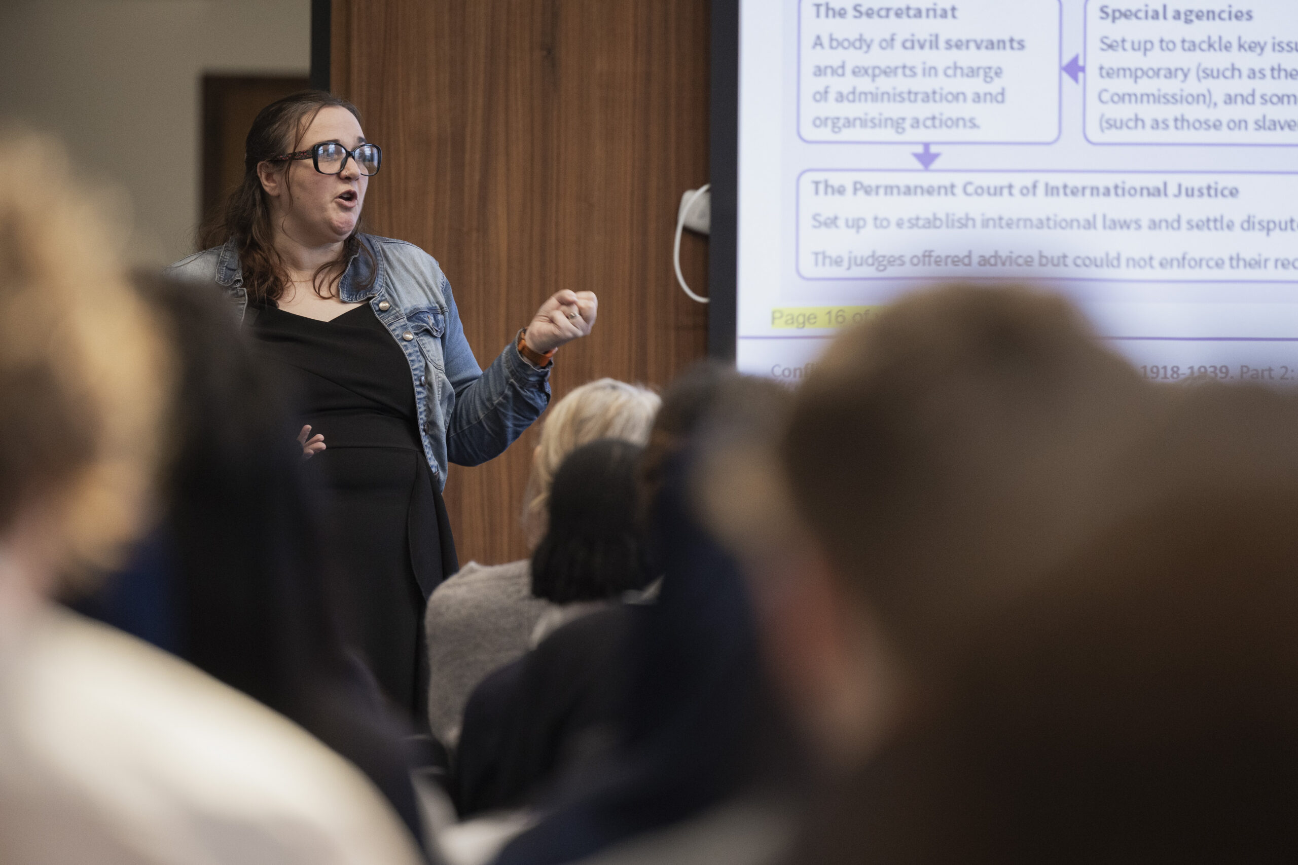 Ellen Carrington leading a session at the Oxford Revise GCSE History study day